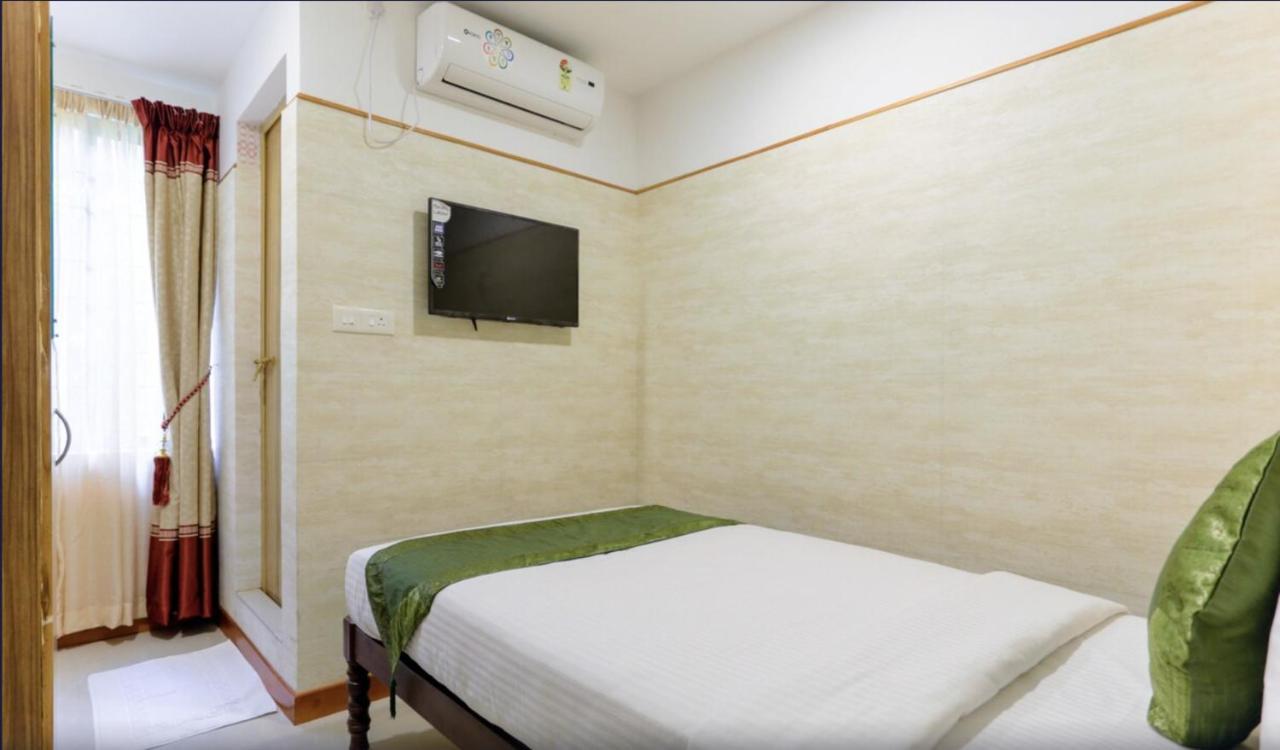 Heaven Gardens Hotel Kochi Exterior foto