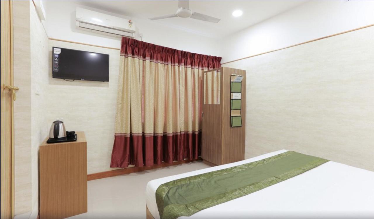Heaven Gardens Hotel Kochi Exterior foto